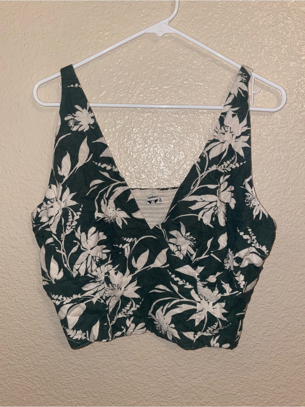 Abercrombie & Fitch White Floral V-Neck Crop Top Green and white XL